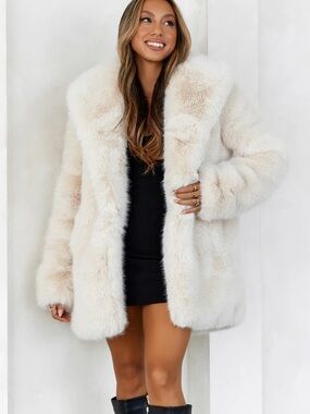 Plush Faux Fur Coat in Cream - Women's Luxe Winter Jacket